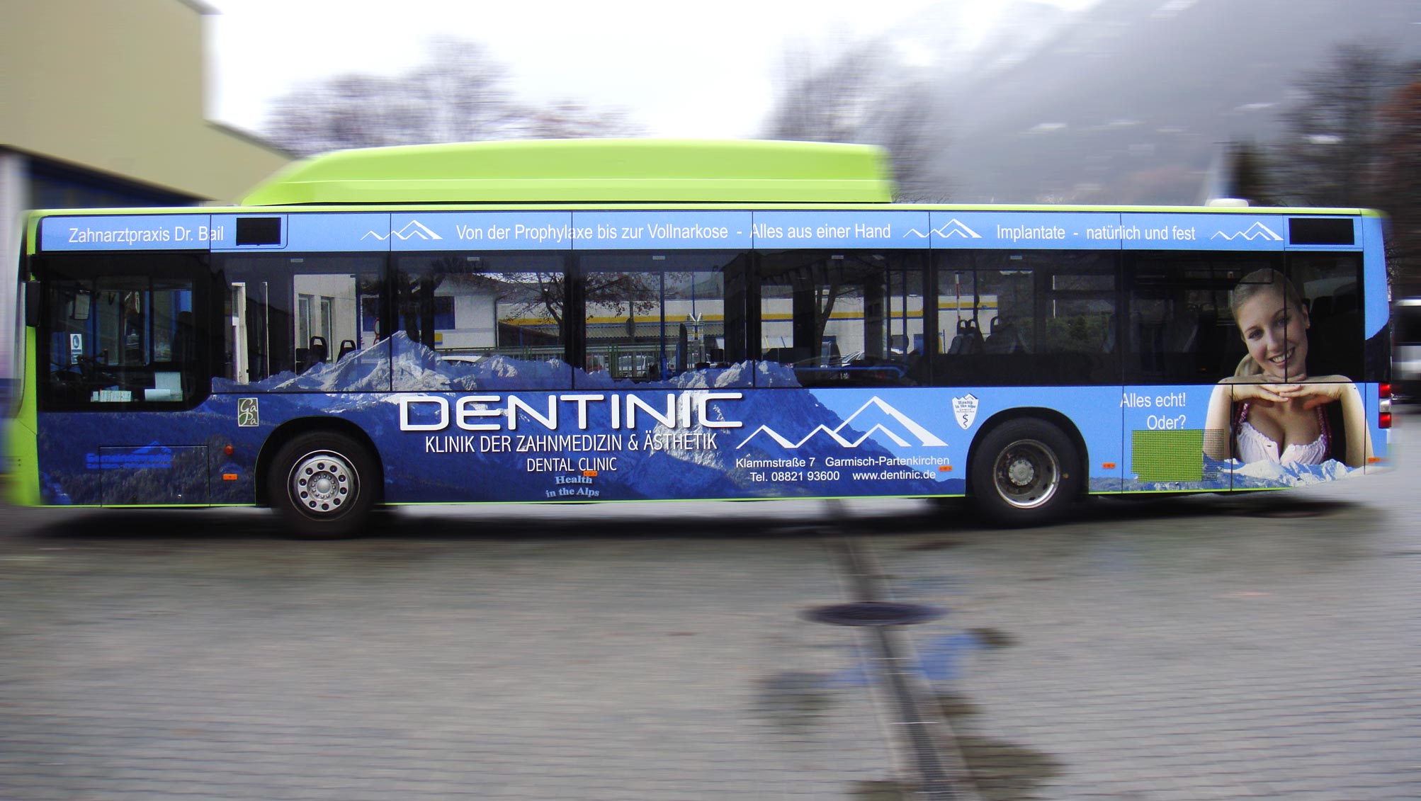 Buswerbung - Dentinic - Fahrerseite