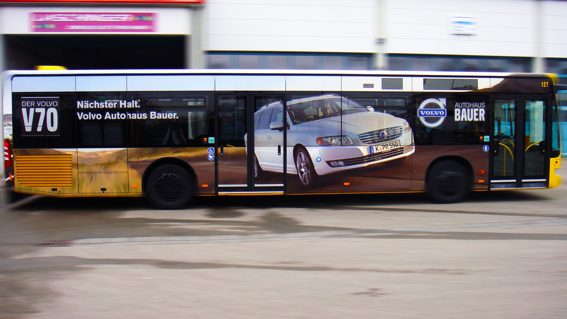 Buswerbung - Volvo Bauer - Einstiegseite